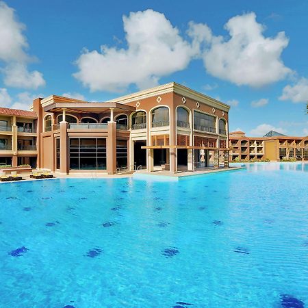 Hilton Alexandria King'S Ranch Hotel King Mariout Exterior photo The resort's main pool
