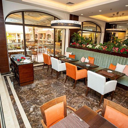 Hilton Alexandria King'S Ranch Hotel King Mariout Exterior photo The lobby lounge