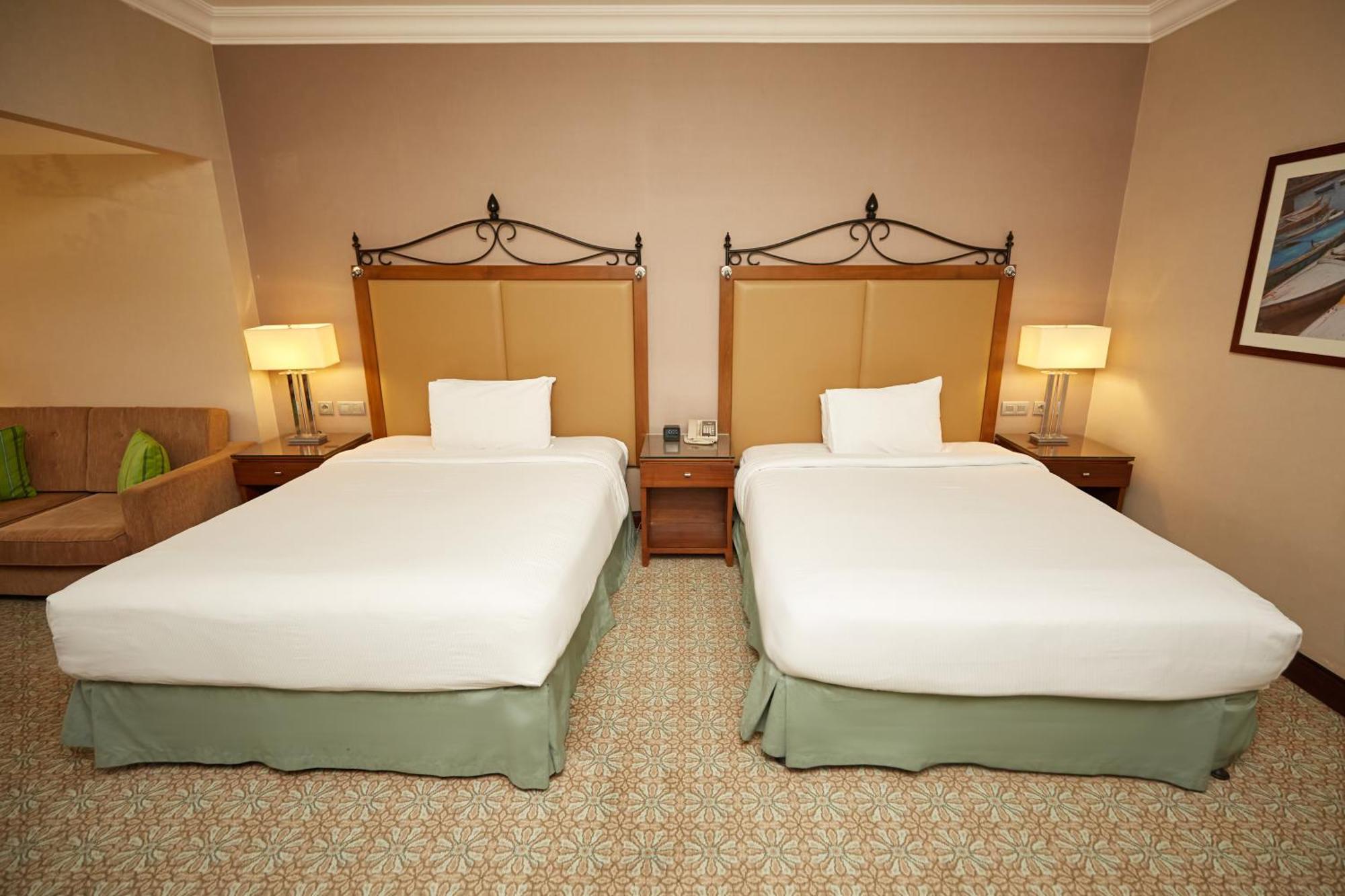 Hilton Alexandria King'S Ranch Hotel King Mariout Exterior photo A room at the hotel