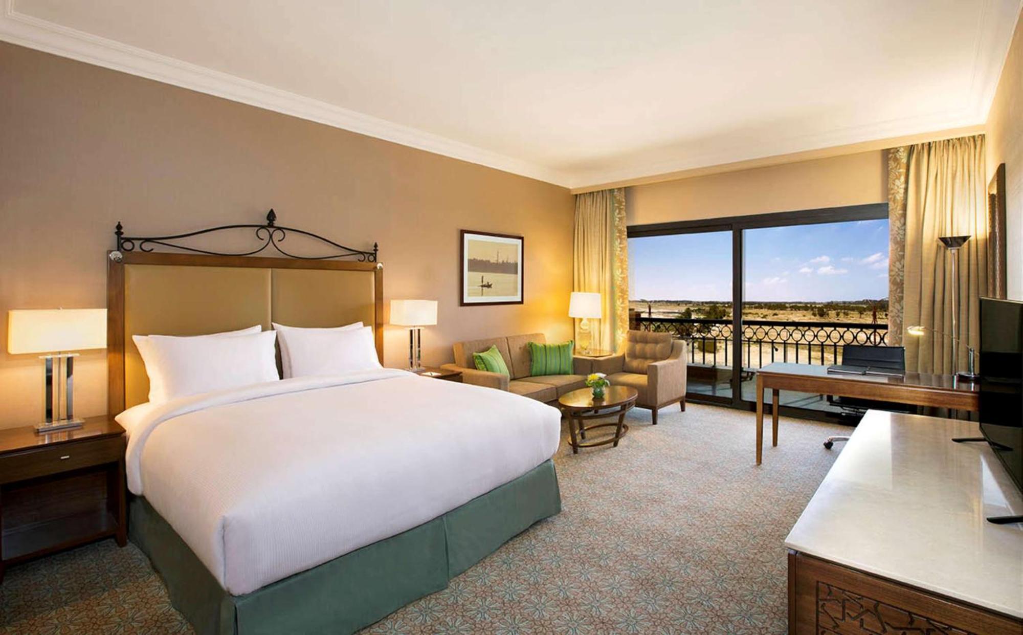 Hilton Alexandria King'S Ranch Hotel King Mariout Exterior photo A guest room at the Hilton Alexandria