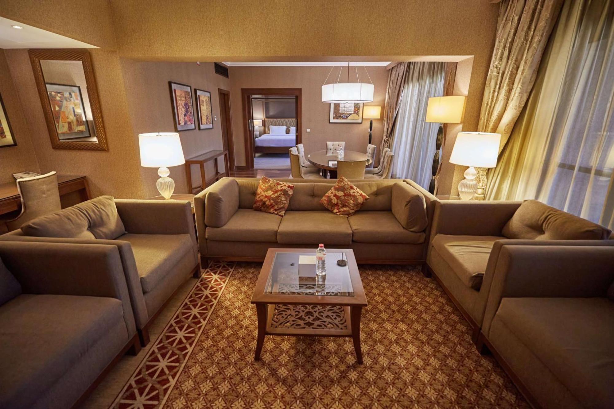 Hilton Alexandria King'S Ranch Hotel King Mariout Exterior photo A suite at the Emirates Palace