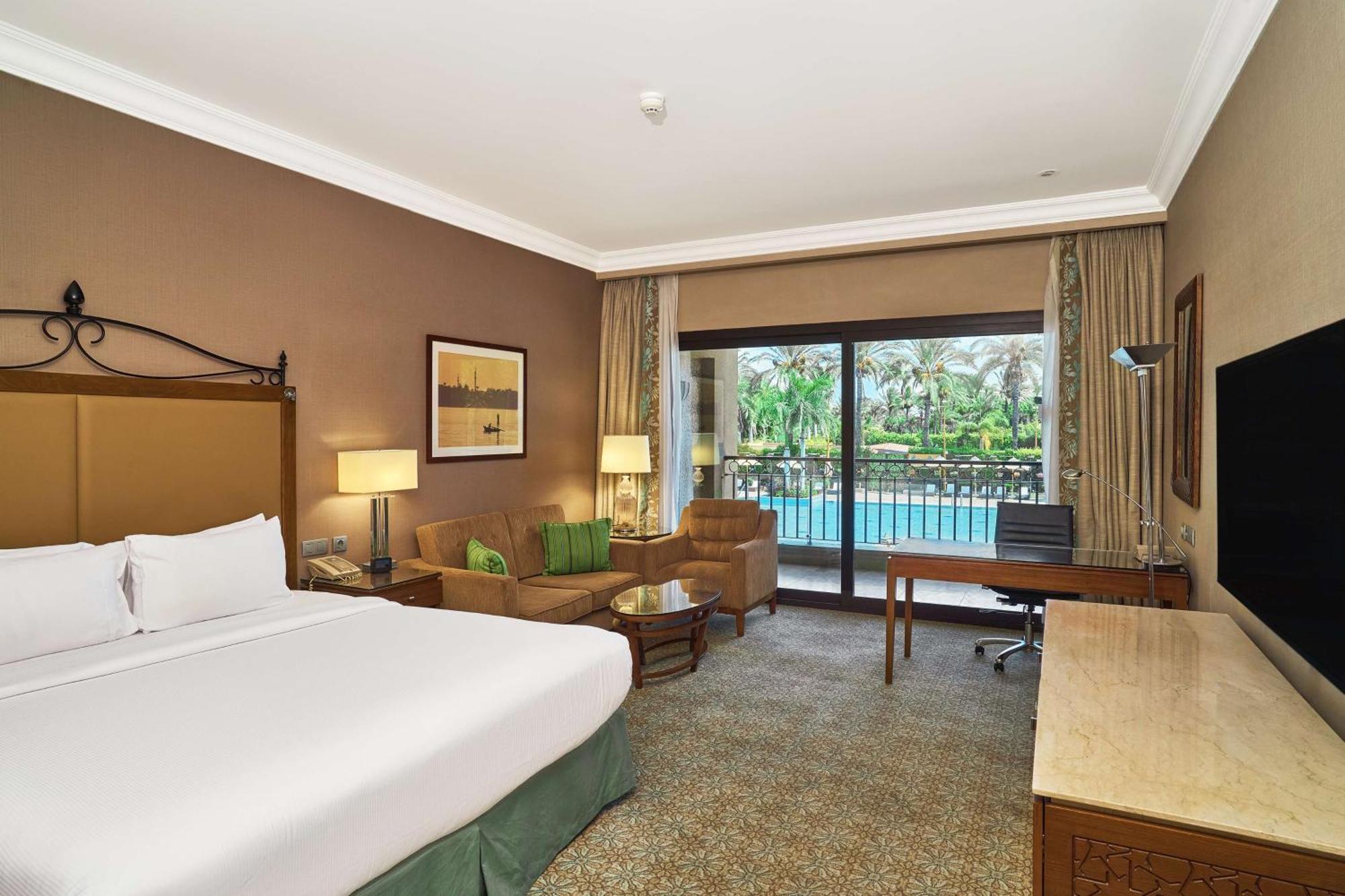 Hilton Alexandria King'S Ranch Hotel King Mariout Exterior photo A room at the hotel