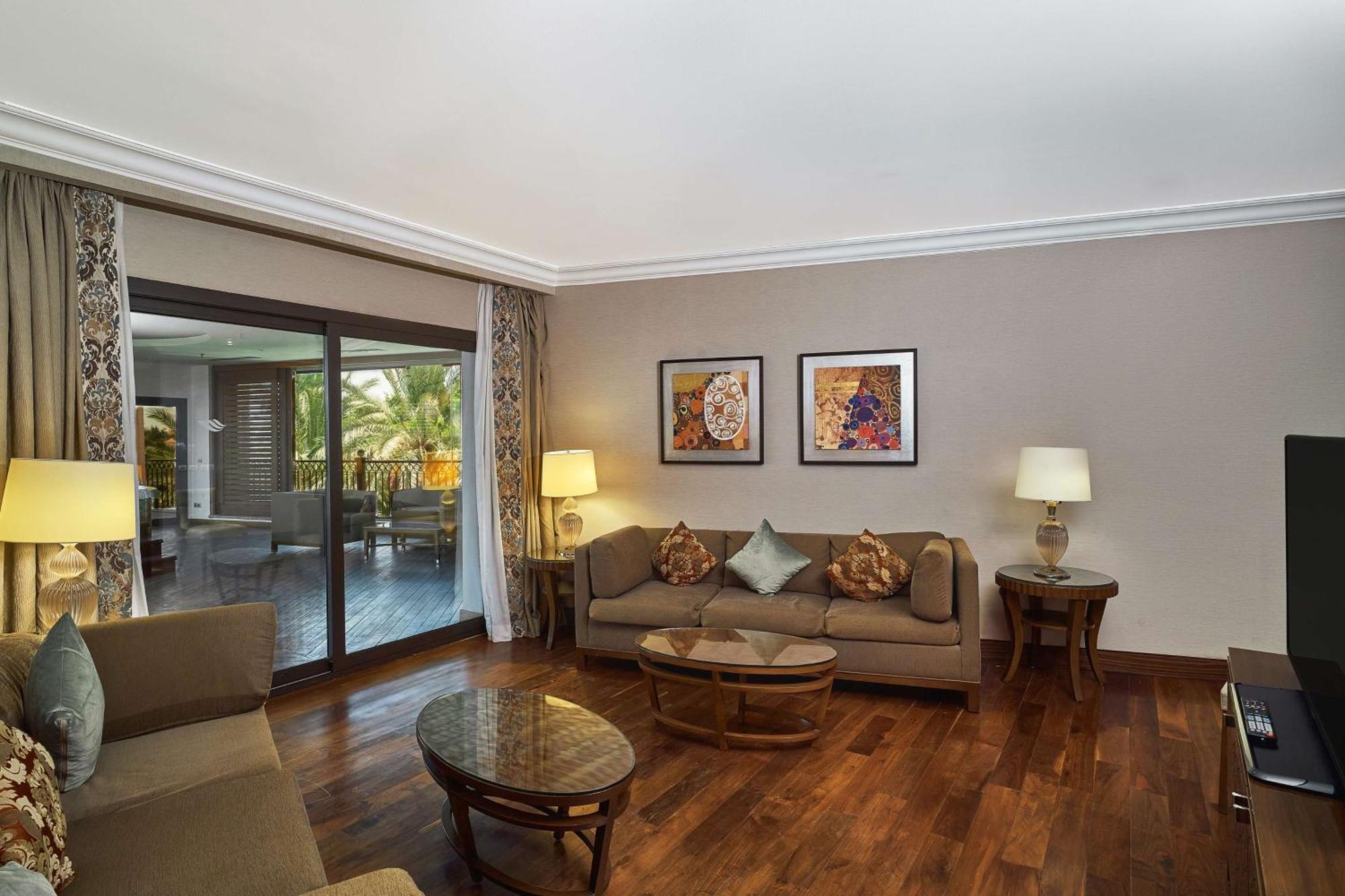 Hilton Alexandria King'S Ranch Hotel King Mariout Exterior photo Living room